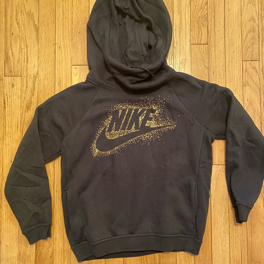 Nike cowl-neck hoodie w/metallic graphic, size M